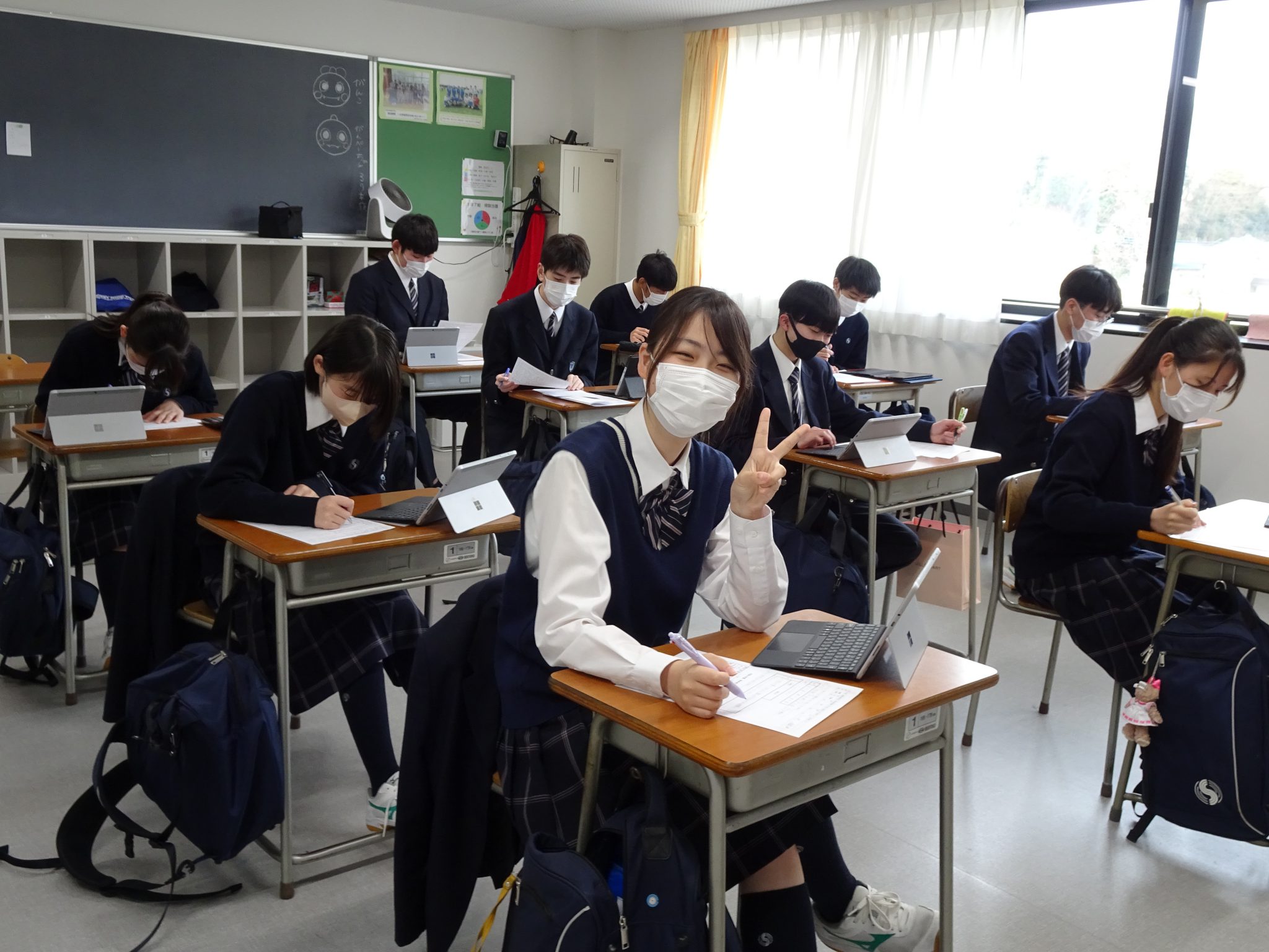 試験返却を行いました! 学校法人生蘭学園 生蘭高等専修学校 試験返却を行いました! 学校法人生蘭学園 生蘭高等専修学校